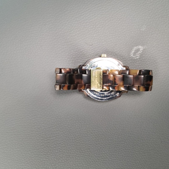 Women's Michael kors watch - Picture 4 of 5